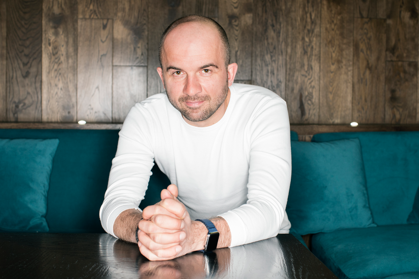 Умер Павел Пичугин: предполагаемые причины смерти Паши Фейсконтроля, самого известного вышибалы из Москвы