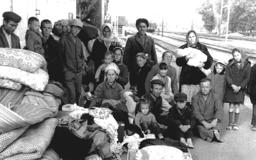 События в истории России 14 ноября: судна белой армии покинули Севастополь, СССР признал депортацию народов преступной