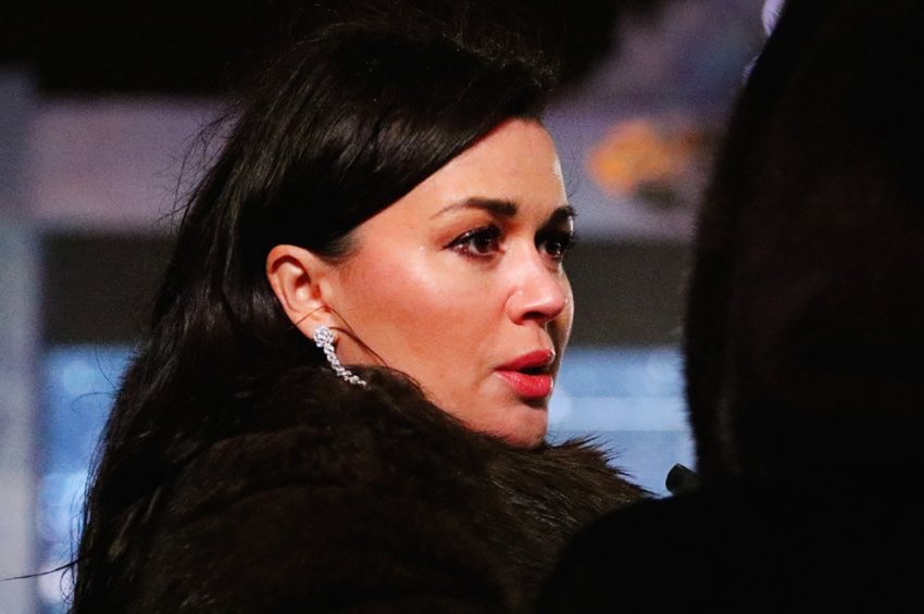 Новости о здоровье Анастасии Заворотнюк: по сообщениям СМИ, актриса улыбается и плавает