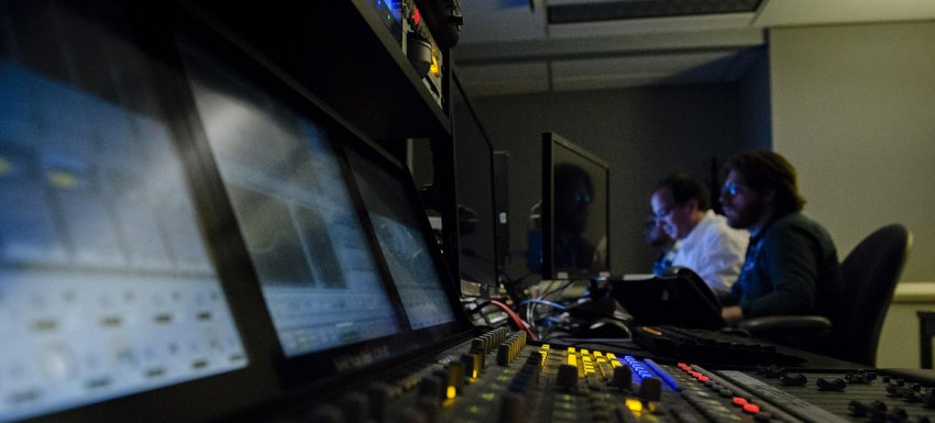 Какие сегодня 21 ноября 2019 года отмечают праздники: День телевидения, философии, приветствия и отказа от курения