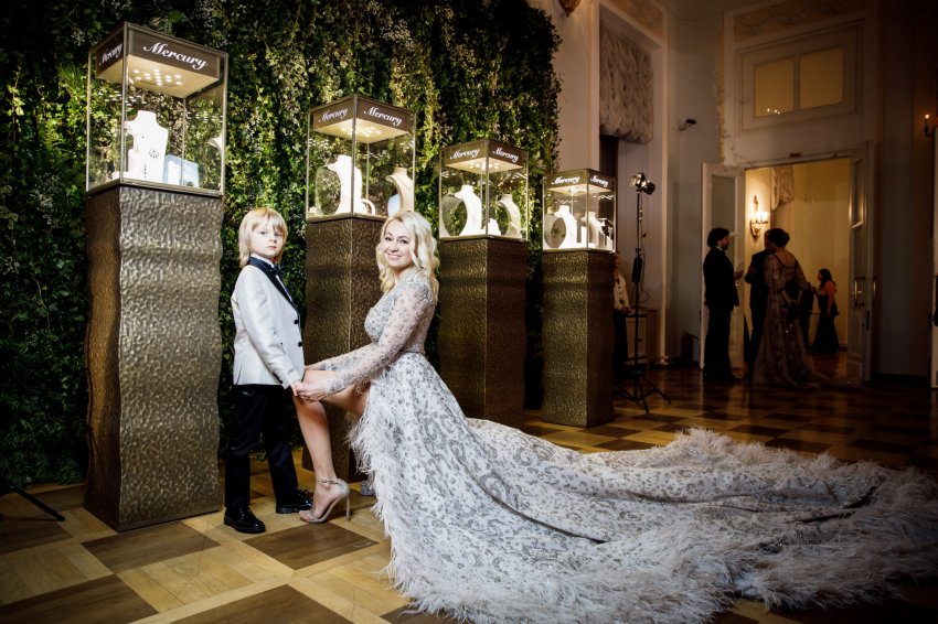 Бал дебютанток Tatler в 2019 году посетили немало известных персон