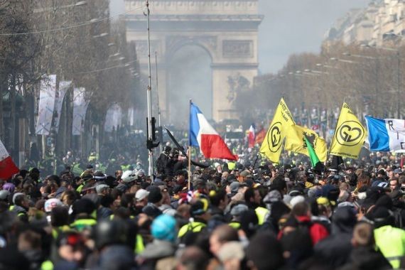 Французские трудящиеся объявили о бессрочных протестах против пенсионной реформы Французские трудящиеся объявили о бессрочных протестах против пенсионной реформы