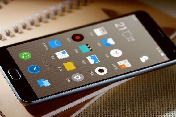 Apple выпустит смартфон в монолитном корпусе без без разъемов