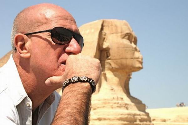 ТОП-7 теорий заговора и их мировые последствия