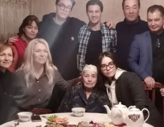 В Сети появились редкие фото повзрослевших детей Мурата Насырова