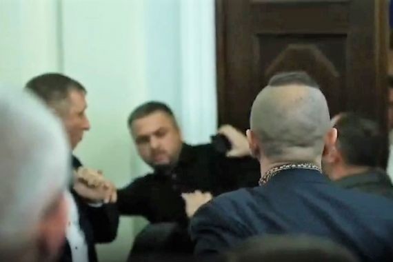 В Раде избили нардепа Богданца