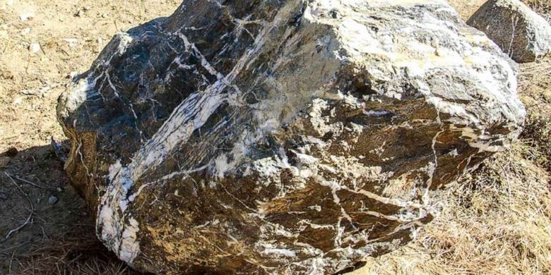 Тайна исчезновения и возвращения «Волшебной скалы» Тайна исчезновения и возвращения «Волшебной скалы»