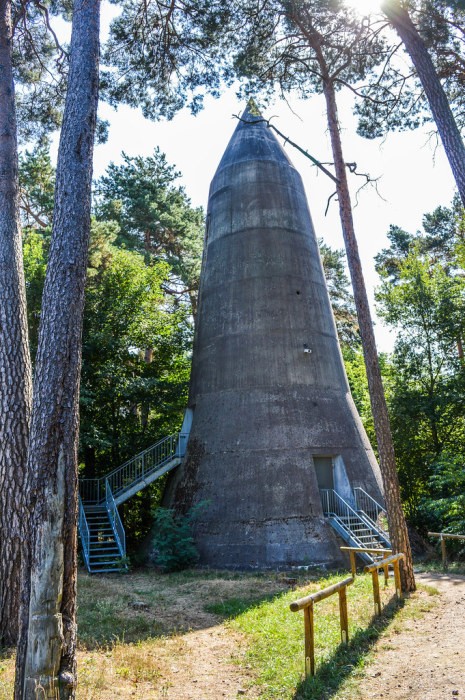 Уникальные постройки нацистов. Бомбоубежища формой исполинской башни