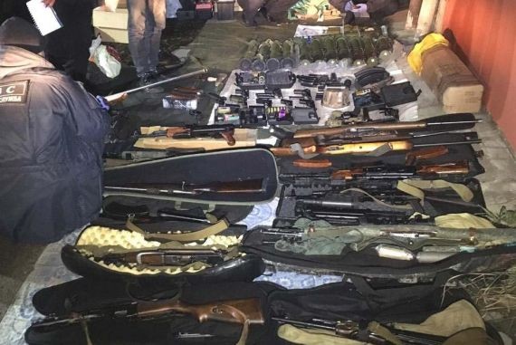 У жителя Ровно обнаружили огромный арсенал оружия и боеприпасов