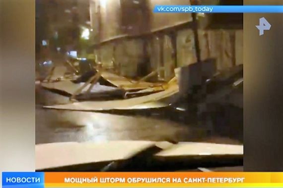Сильнейший ураган снес в Петербурге всё, что плохо держалось