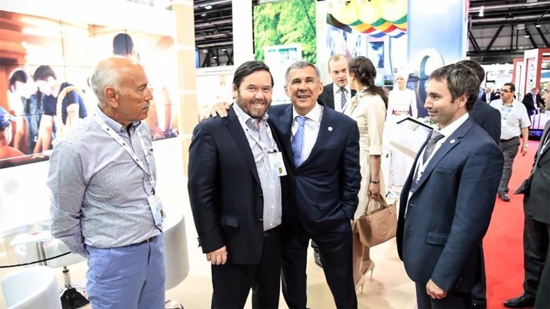 Татарские встречи на берегу Персидского Залива: интеграторы социальной реальности