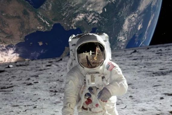 Физики считают, что лунная пыль может убить астронавтов электрическим током