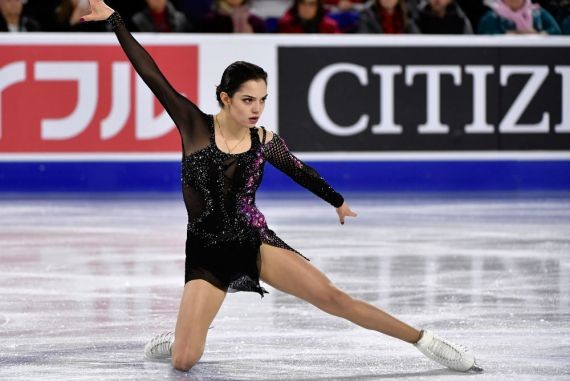 Евгения Медведева повредила конек перед чемпионатом России