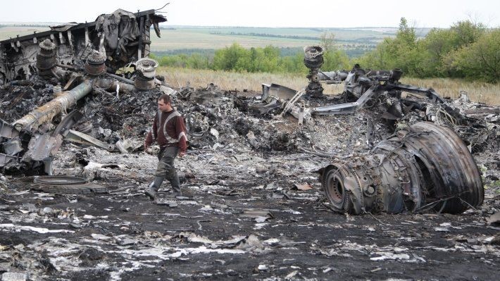 Нидерланды пытаются «склеить» расползающуюся версию по крушению MH17 просьбой к России  