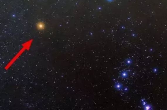 Красный гигант Бетельгейзе вскоре может стать сверхновой