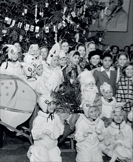 К Новому Году в СССР готовились еще летом. Фотоподборка