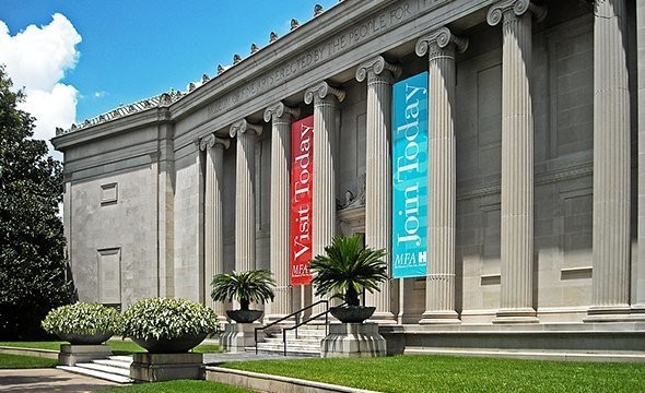 10 виртуальных туров по музеям мира — от Эрмитажа до Лувра