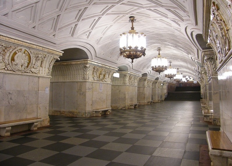 Как строились подземные дворцы социализма