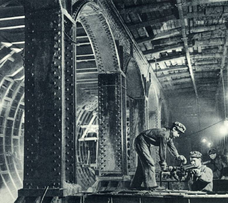 Как строились подземные дворцы социализма