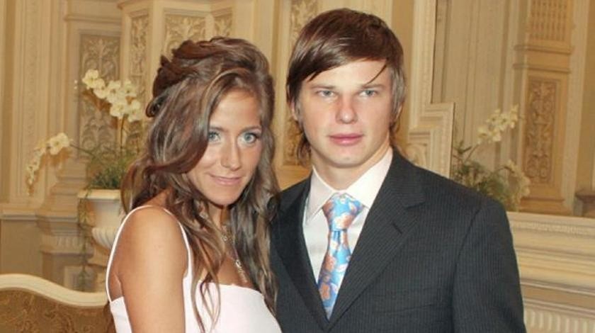 Очередную «бывшую» Аршавин выселяет из квартиры с ребенком