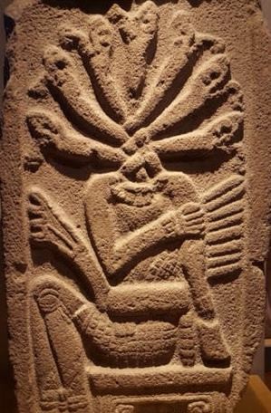 Культ семиглавого божества, которому поклонялись в древнем мире