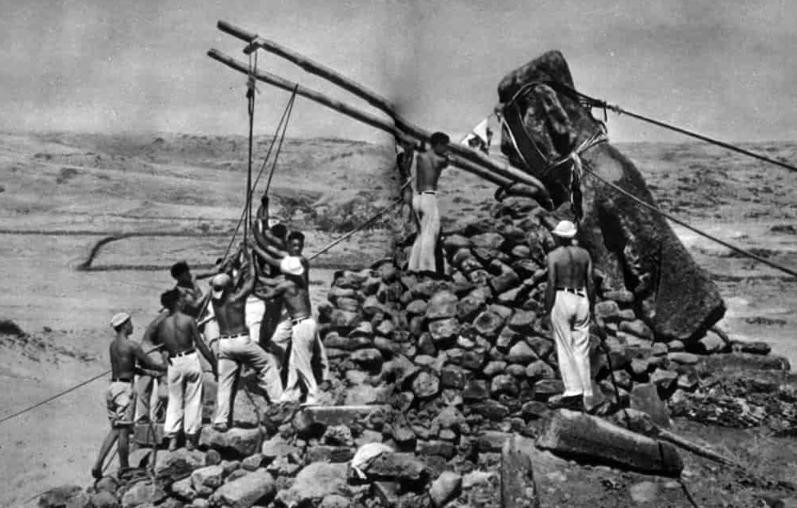 Как "цивилизованная" Европа погубила народ острова Пасхи