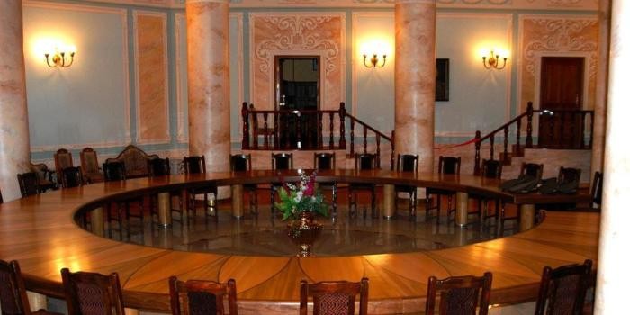 Сталинский бункер с 17-километровым тоннелем и штабквартирой