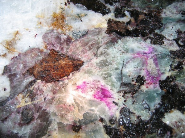 Заброшенный умбоозерский рудник и следы высокоразвитой цивилизации