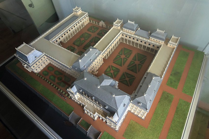 Меньшиковский дворец, разоблачаем ложь