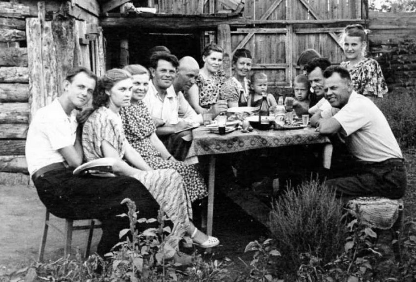 Уходящая традиция семейного и праздничного застолья