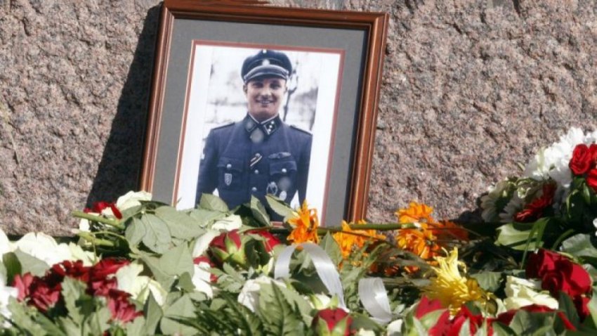 Отменено шествие фанатов «Ваффен СС», проблемы остались