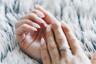 Зарубежные медики рассказали, на что указывают постоянно холодные руки и ноги