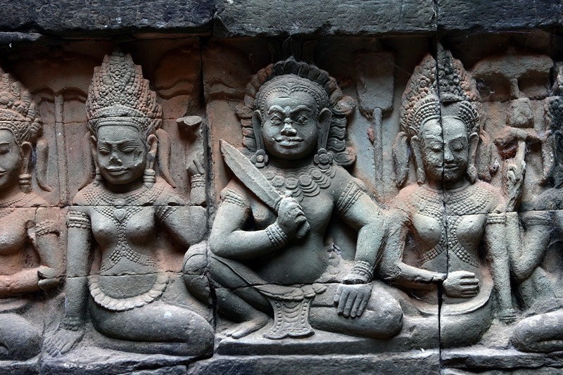 Мега-полюсы Золотой эпохи