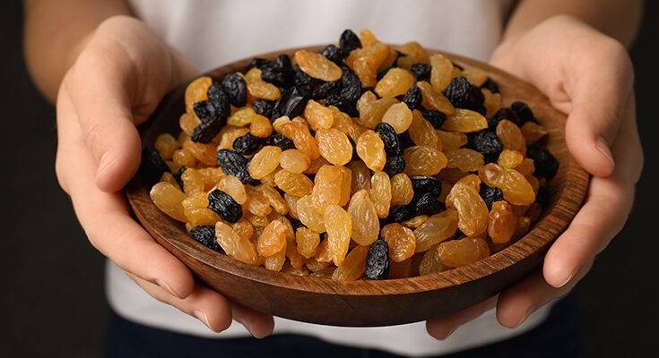 Как приготовить простой пасхальный кулич с сухими дрожжами