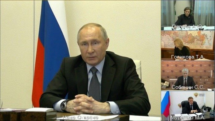 Путин пообещал выдать «антикризисные» 200 млрд рублей регионам