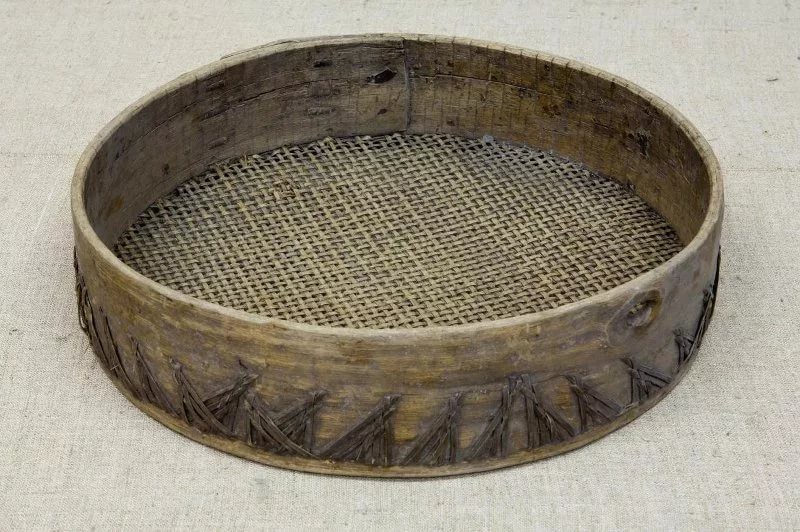 Проводя уборку в Чистый четверг, можно привлечь деньги и достаток в дом