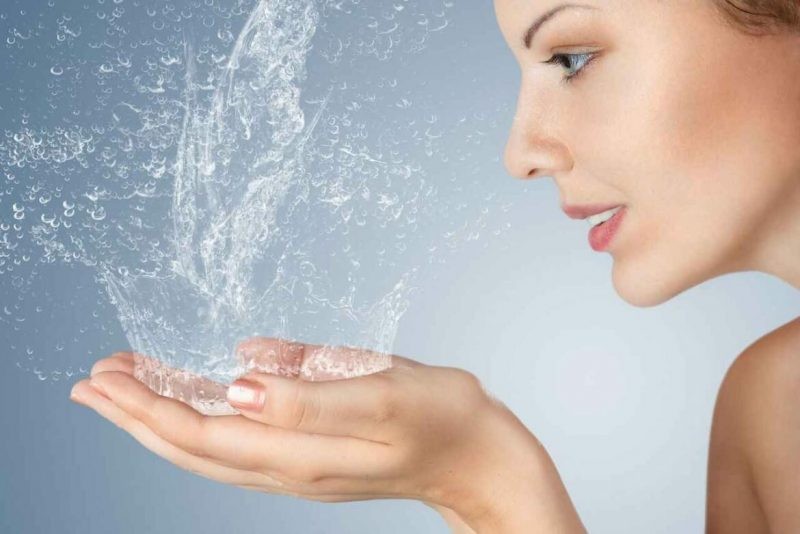 Проводя уборку в Чистый четверг, можно привлечь деньги и достаток в дом