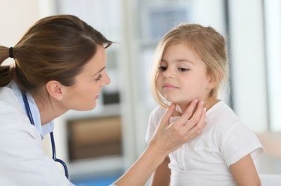 Эндокринолог назвала симптомы, при появлении которых надо проверить щитовидку у ребенка