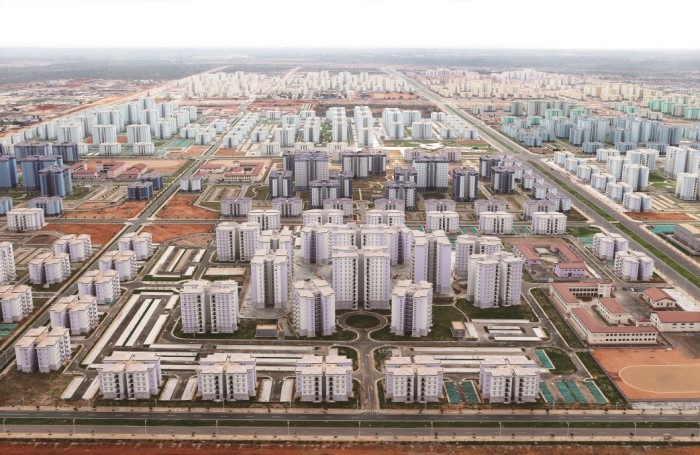 Опустевшие города-призраки и заводы-зомби Китая