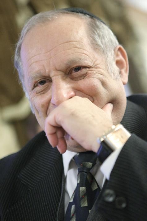 «Друзей моих прекрасные черты…» - Зиновий Львович Коган