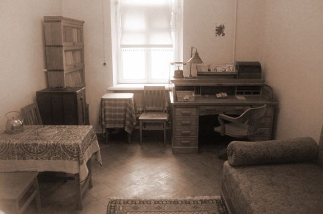 Самоубийство Маяковского оказалось случайным выстрелом