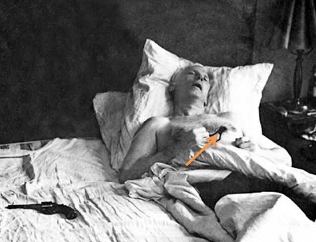 Самоубийство Маяковского оказалось случайным выстрелом