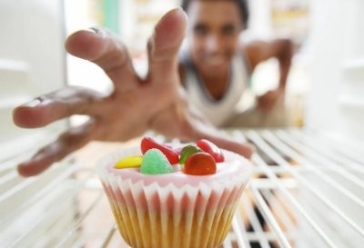 Эндокринолог назвала основные причины нездоровой тяги к сладкому