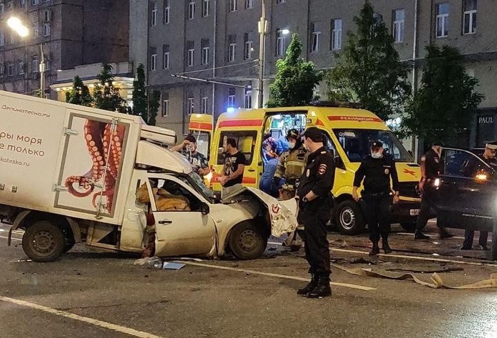 Авария, которую устроил Михаил Ефремов, попала на видео