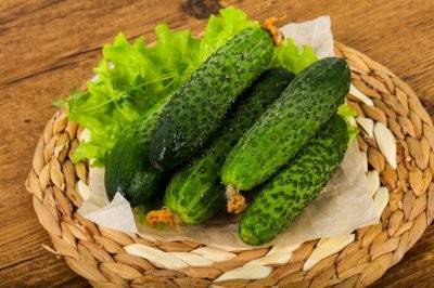 Эксперты назвали 3 причины включить огурцы в летний рацион пожилым людям