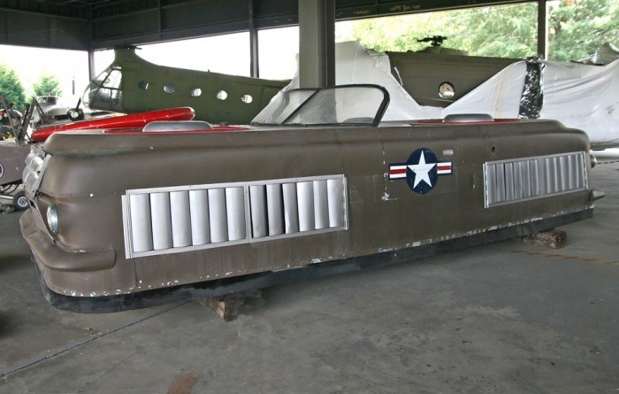 Красивый - не значит рациональный: советский автомобиль на воздушной подушке