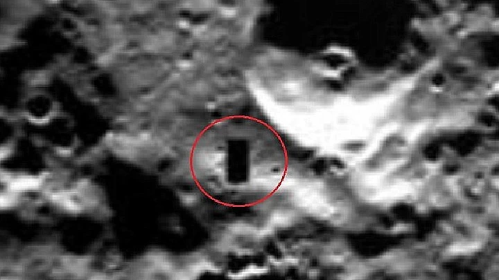 Зонд НАСА запечатлел на Меркурии гигантский черный квадрат