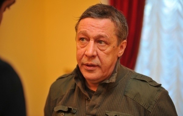 Ефремов порадовал сокамерников шикарным ужином