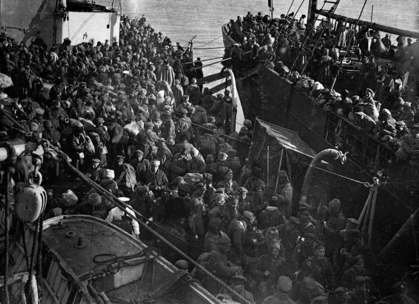 После прихода к власти большевиков из России бежали тысячи русских