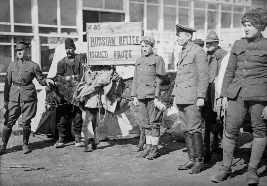 После прихода к власти большевиков из России бежали тысячи русских